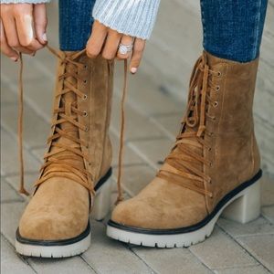 Danny laced up heeled boots- Camel size 7